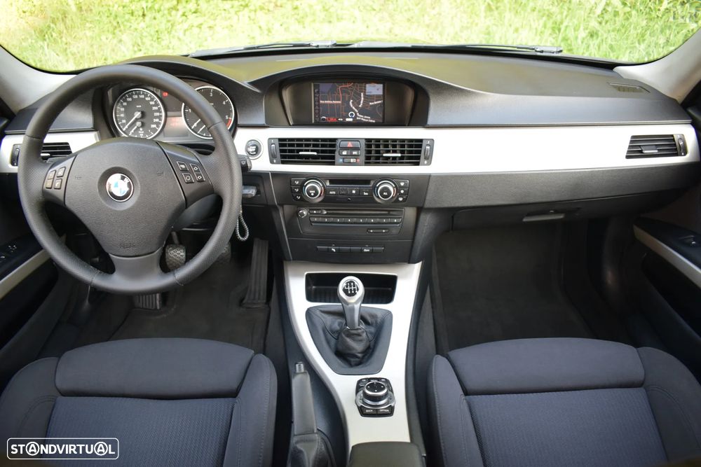BMW 318 d Navigation Sport - 9