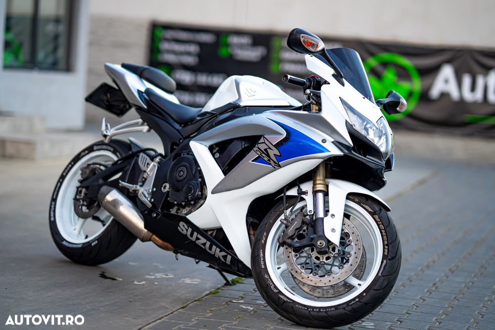 Suzuki GSX-R - 1