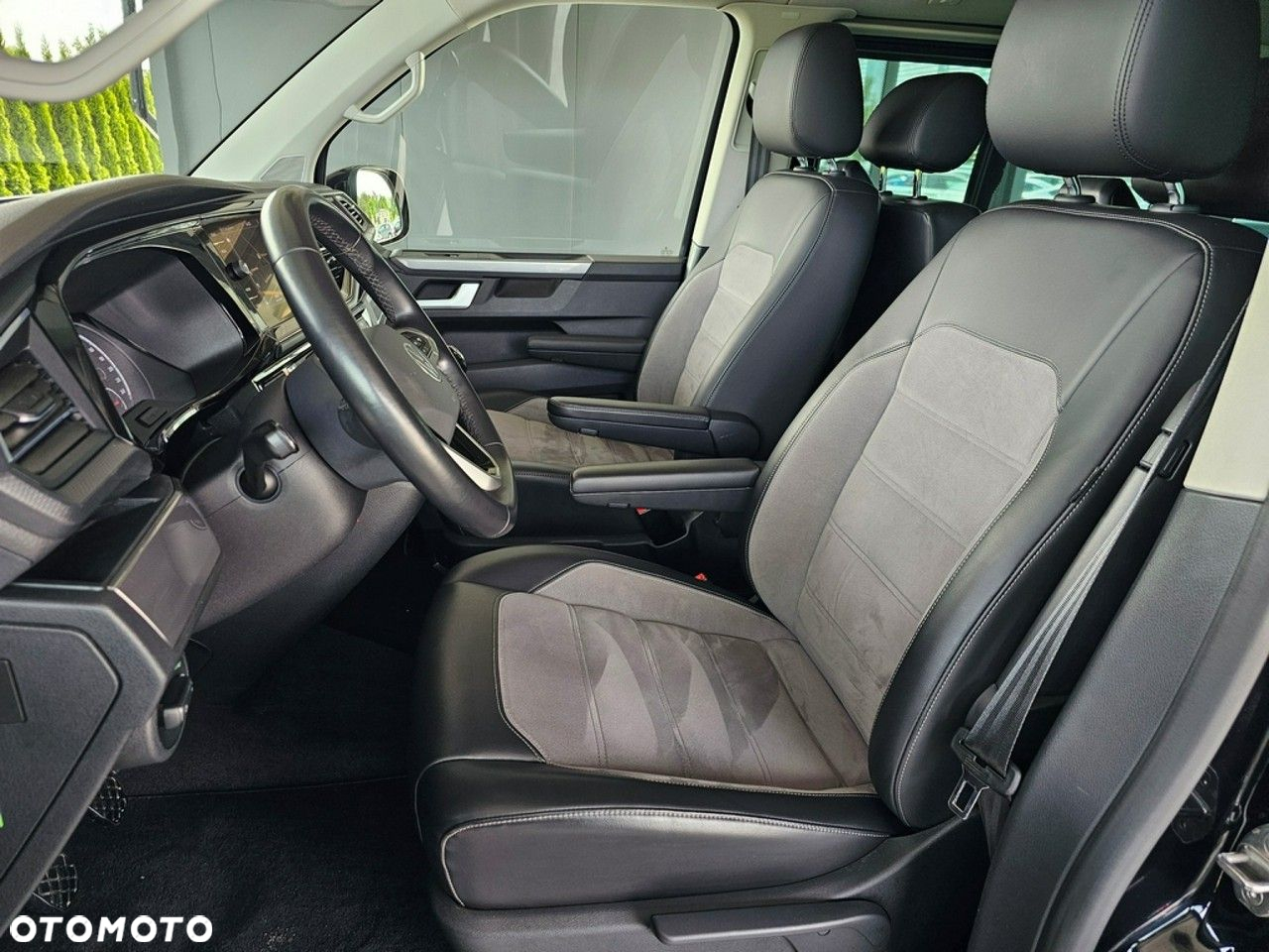 Volkswagen Multivan - 30