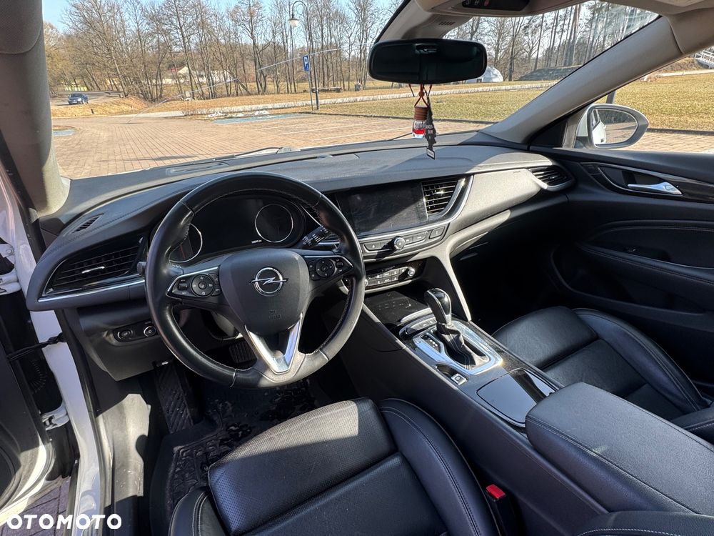 Opel Insignia 1.5 T Exclusive S&S - 11