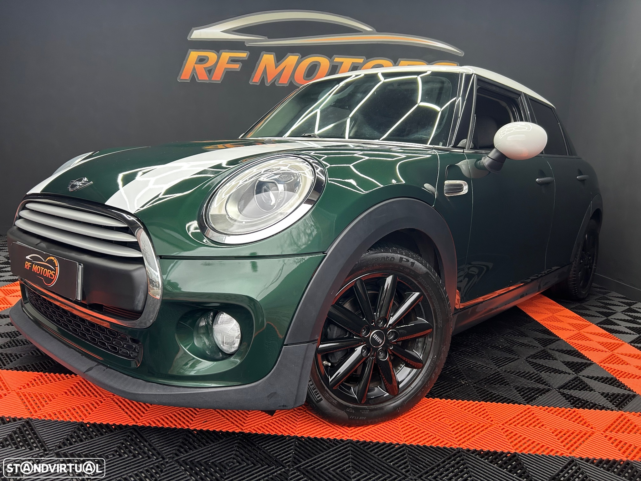 MINI 5 Portas Cooper D Auto - 12