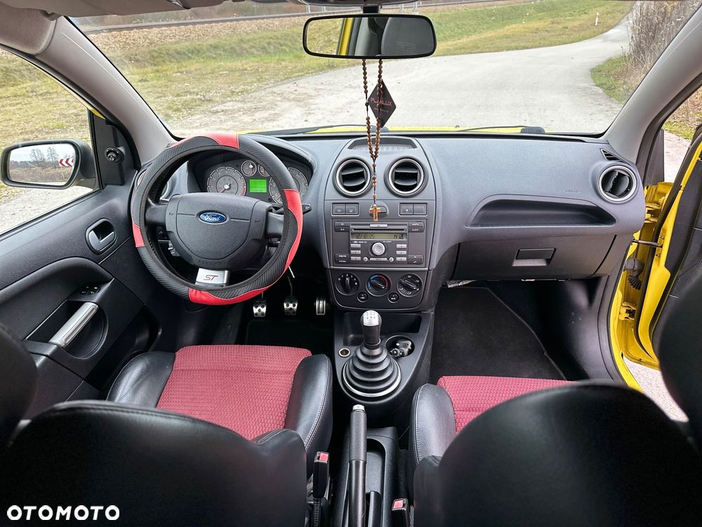 Ford Fiesta - 16