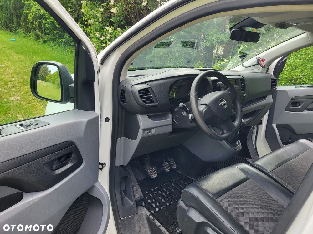Opel Vivaro - 8