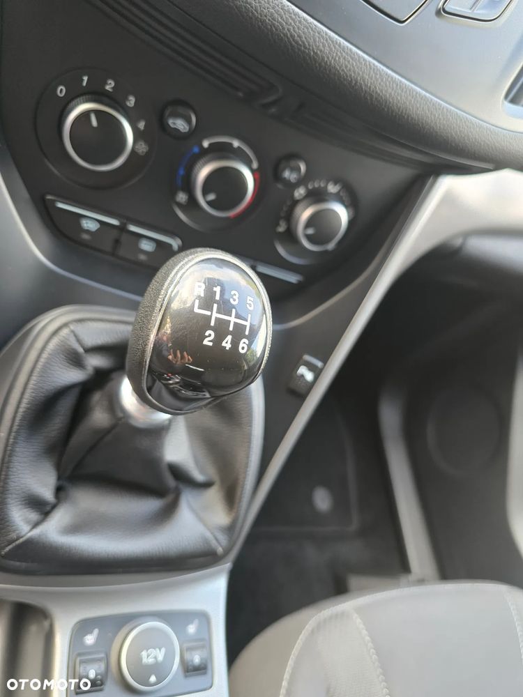 Ford Kuga - 16
