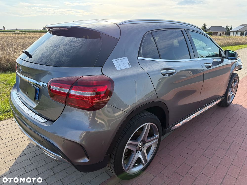 Mercedes-Benz GLA 200 7G-DCT AMG Line - 9