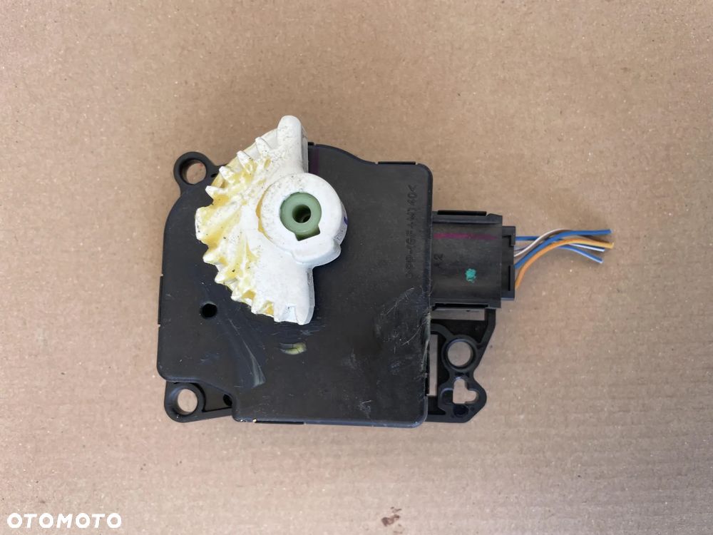 Silniczek nagrzewnicy Ford AV11-19E616-EA OE - 1