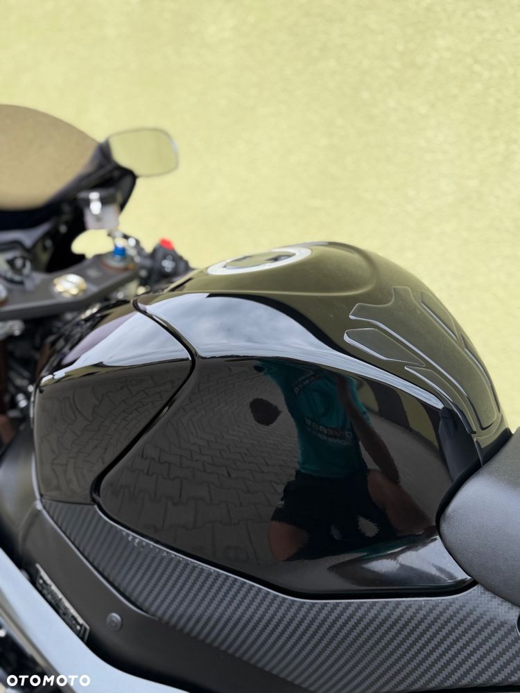 Suzuki GSX-R - 35