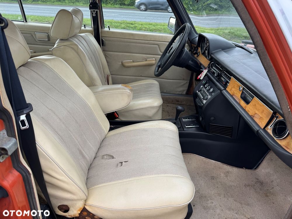 Mercedes-Benz 280 - 21