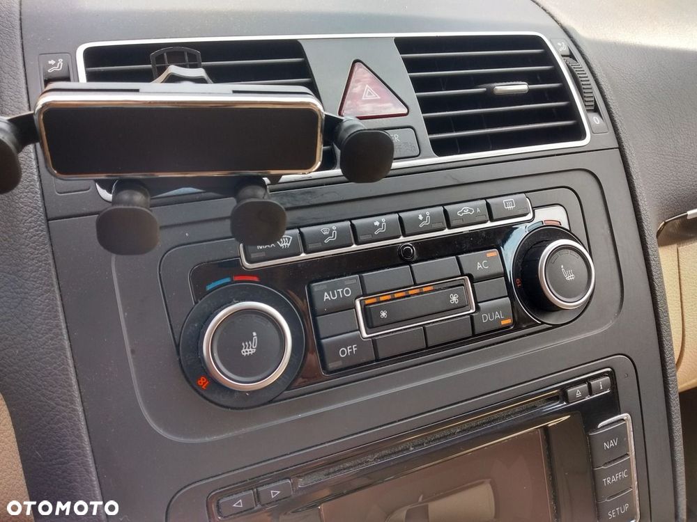 Volkswagen Touran - 19