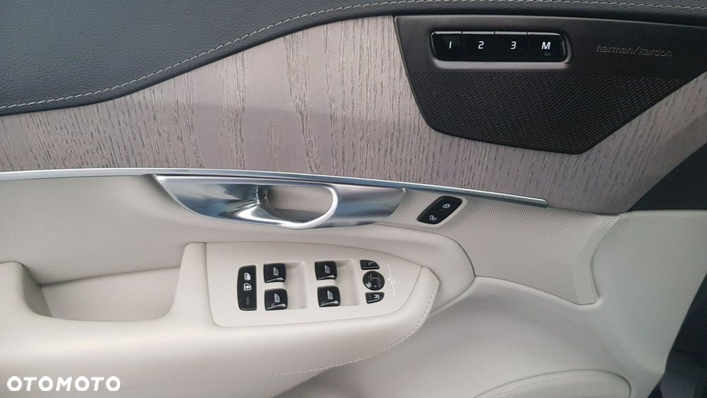 Volvo XC 90 - 19