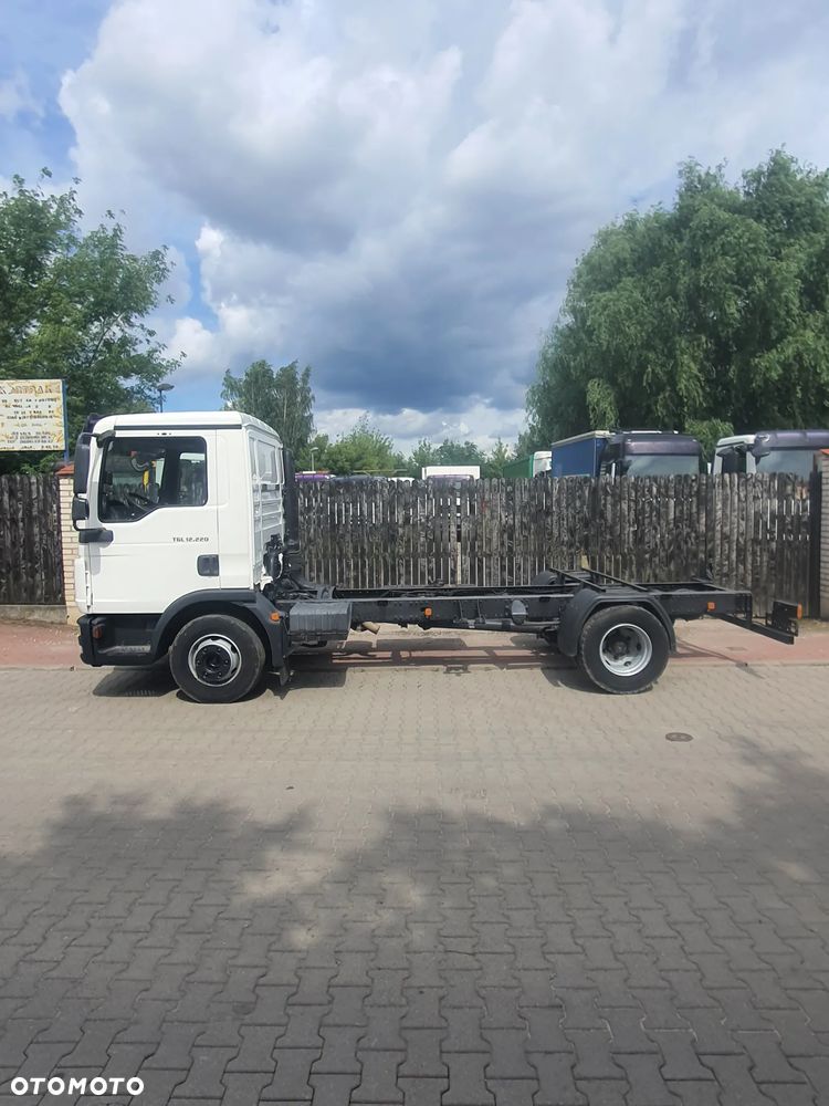 MAN TGL 12.220 - 3
