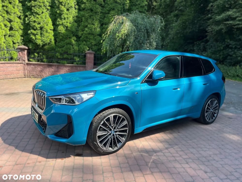 BMW iX1 xDrive30 M Sportpaket - 2