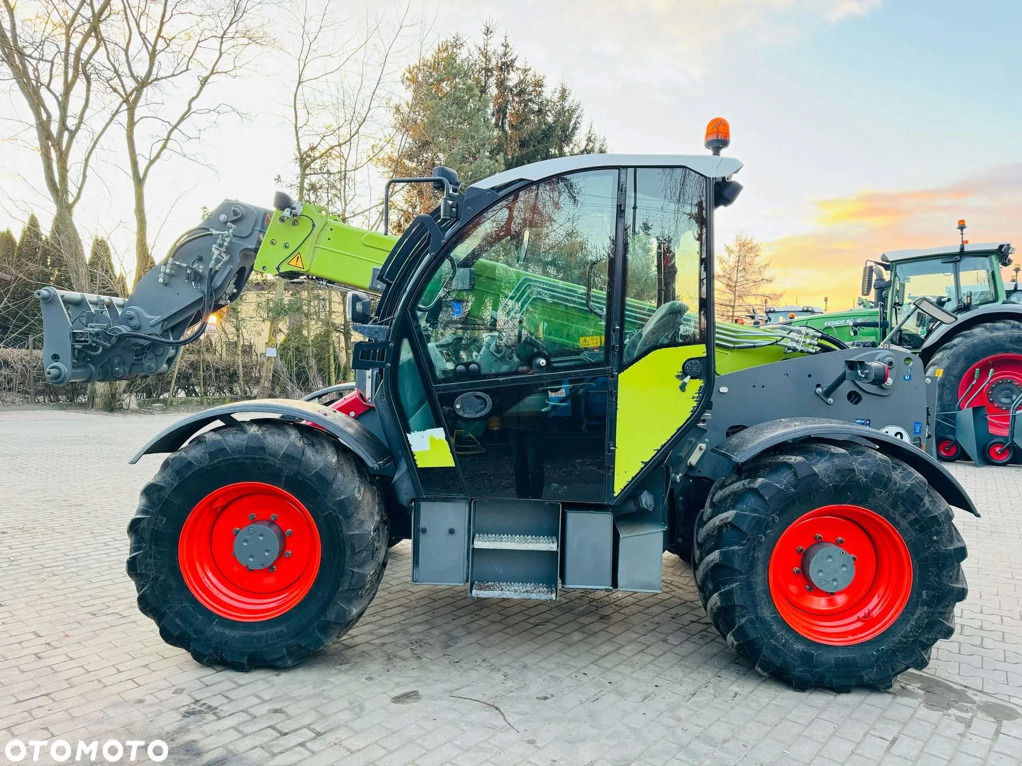 Claas SCORPION 732 - 3