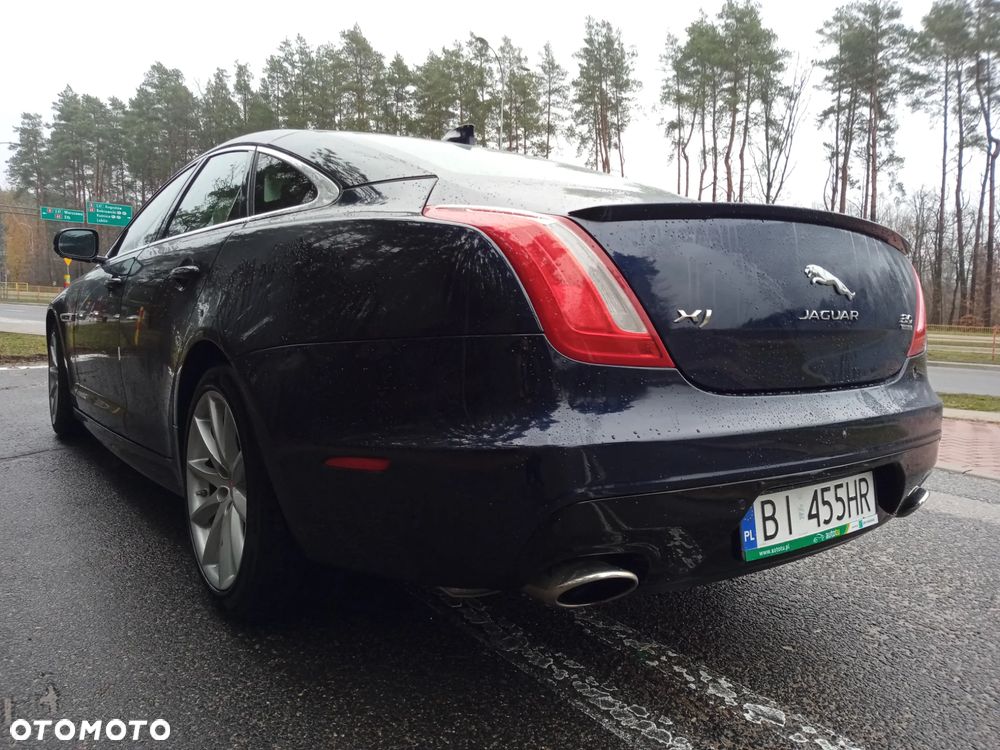 Jaguar XJ 3.0 T AWD R-Sport - 31