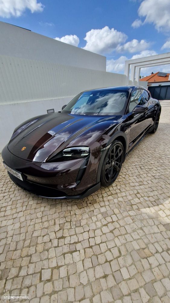 Porsche Taycan Cross Turismo 4 - 21