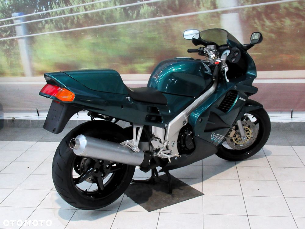 Honda VFR - 7