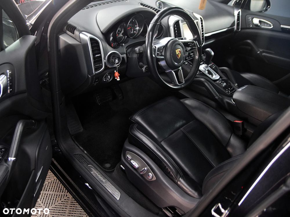 Porsche Cayenne Platinum Edition - 16