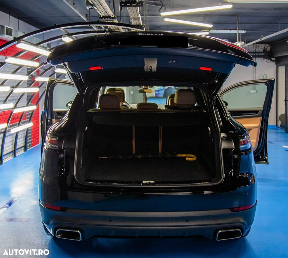 Porsche Cayenne - 10