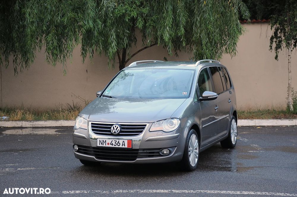 Volkswagen Touran - 1