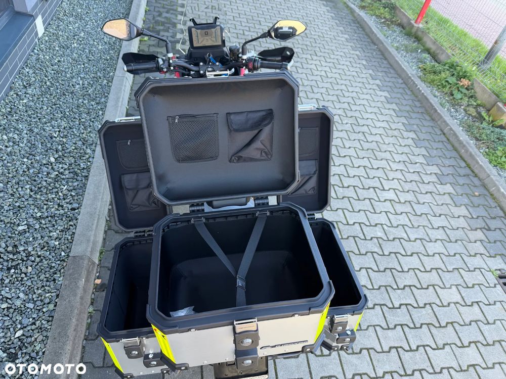 QJMOTOR SRT 600SX - 12