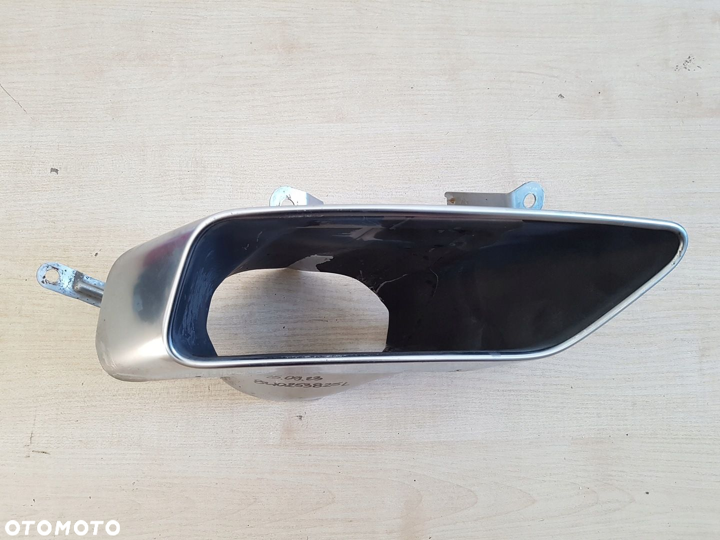 AUDI A4 B9 końcówka wydechu lewa 8W0253825L - 3