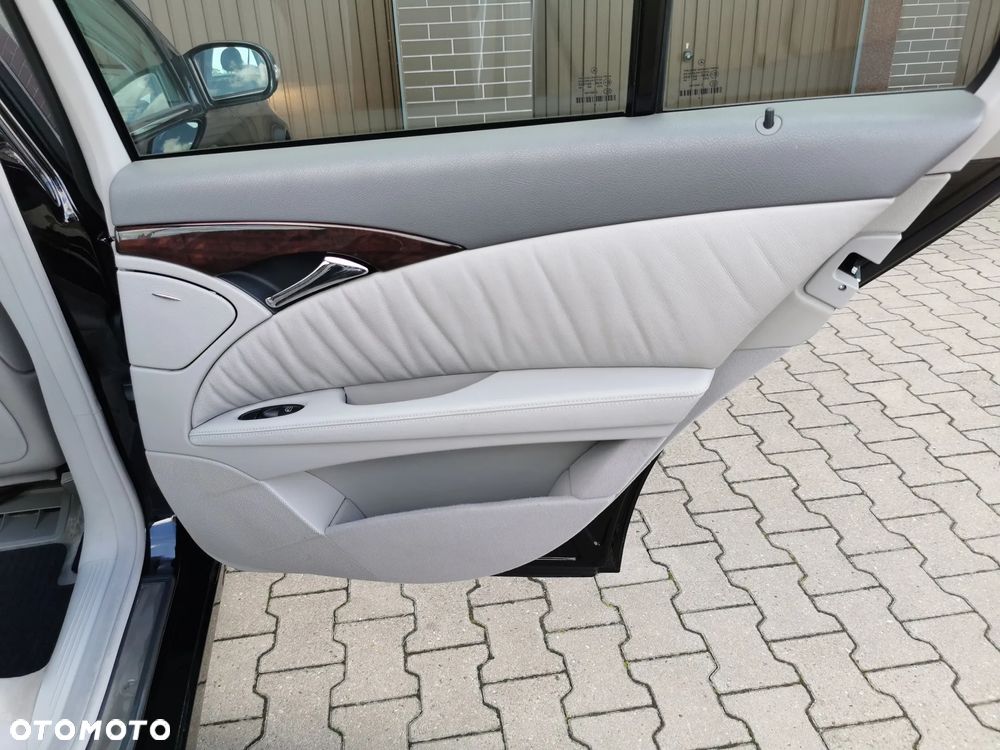 Mercedes-Benz Klasa E 240 Avantgarde - 24