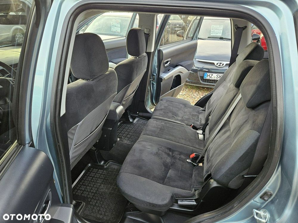Mitsubishi Outlander - 9