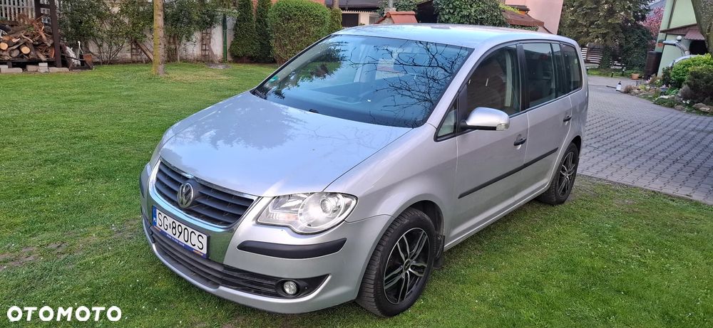 Volkswagen Touran 1.9 TDI DPF Conceptline - 24