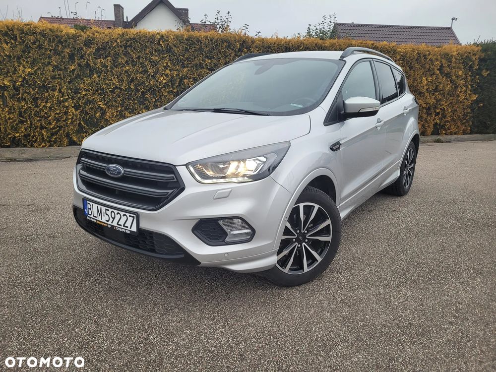 Ford Kuga - 1