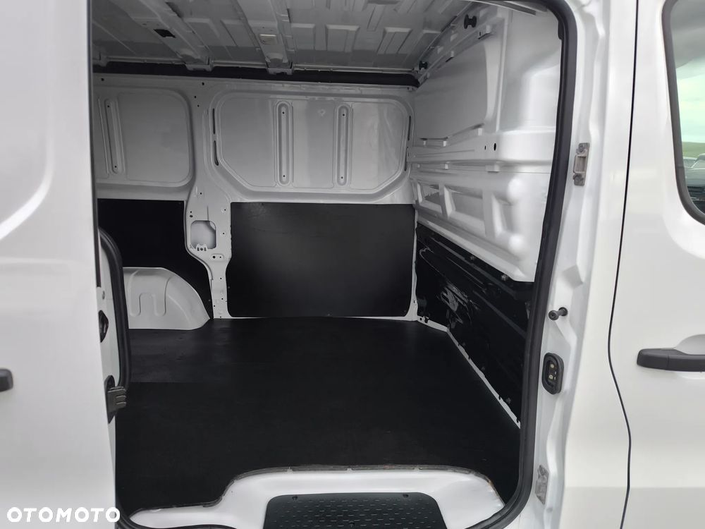 Opel Vivaro - 12