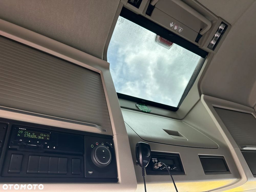 Volvo 2024 VOLVO FH 4x2 460KM I-Save Globetrotter XL!!! - 14