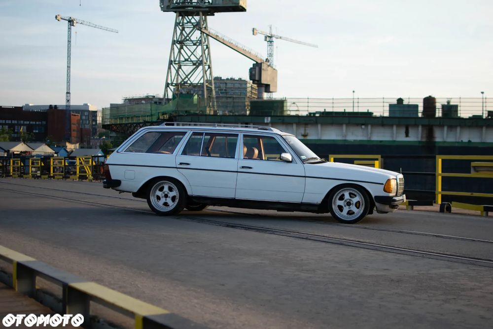 Mercedes-Benz W123 - 2