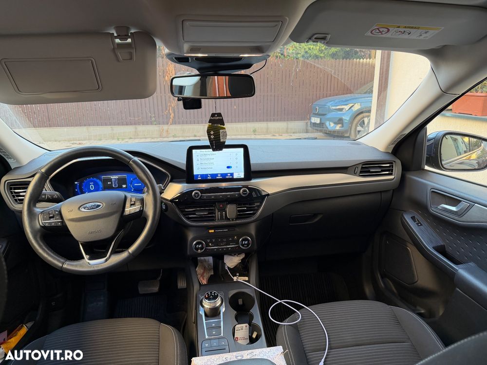 Ford Kuga - 10
