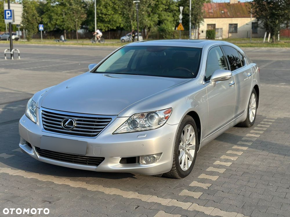 Lexus LS 460 AWD - 3