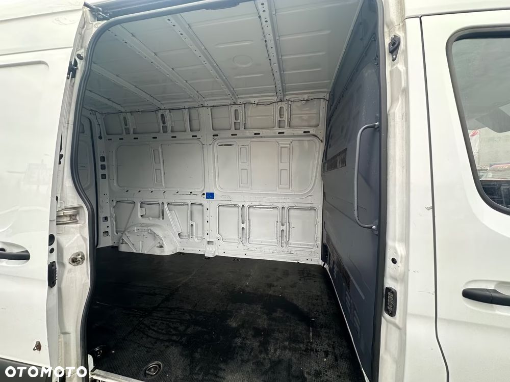 Mercedes-Benz Sprinter - 7