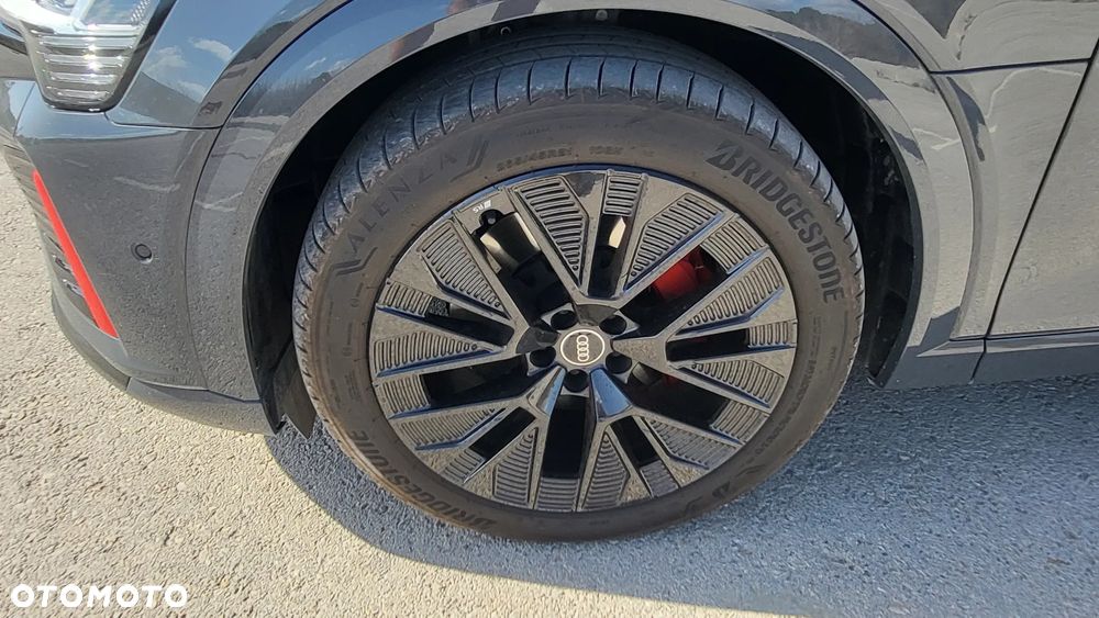 Audi Q8 e-tron 55 114kWh Quattro S Line - 6