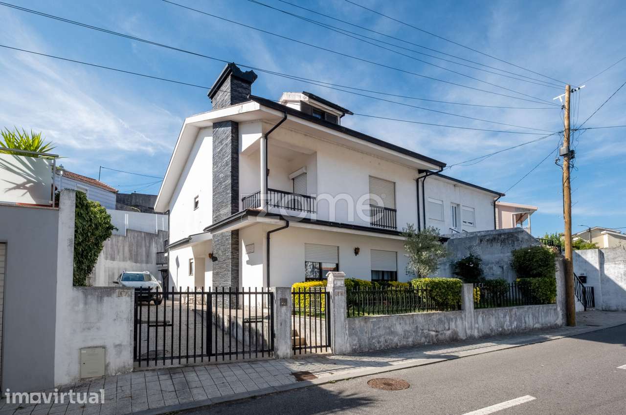 Moradia T3 com jardim, garagem e sótão - Valbom, Gondomar - Grande imagem: 5/60