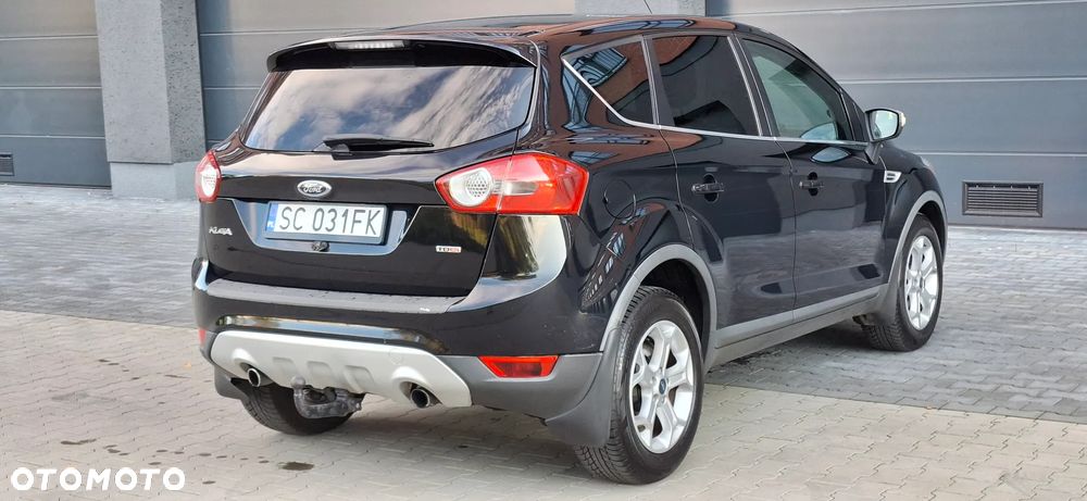 Ford Kuga 2.0 TDCi 2x4 Titanium - 10