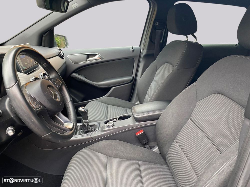 Mercedes-Benz B 180 d Style - 14