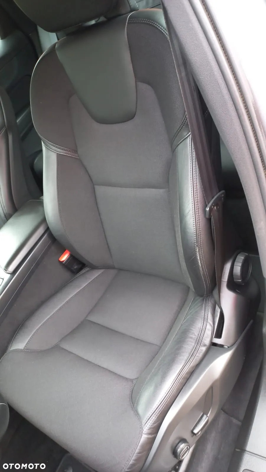 Volvo XC 60 D4 Geartronic Momentum - 12