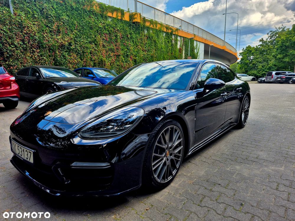 Porsche Panamera 4 Platinum Edition - 3