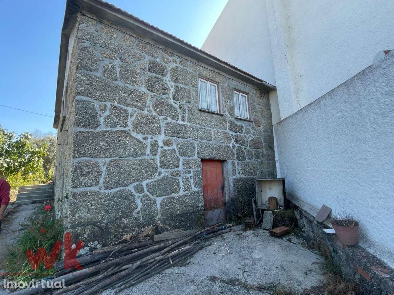 Moradia T3 com terreno, garagem e anexos - Grande imagem: 2/23