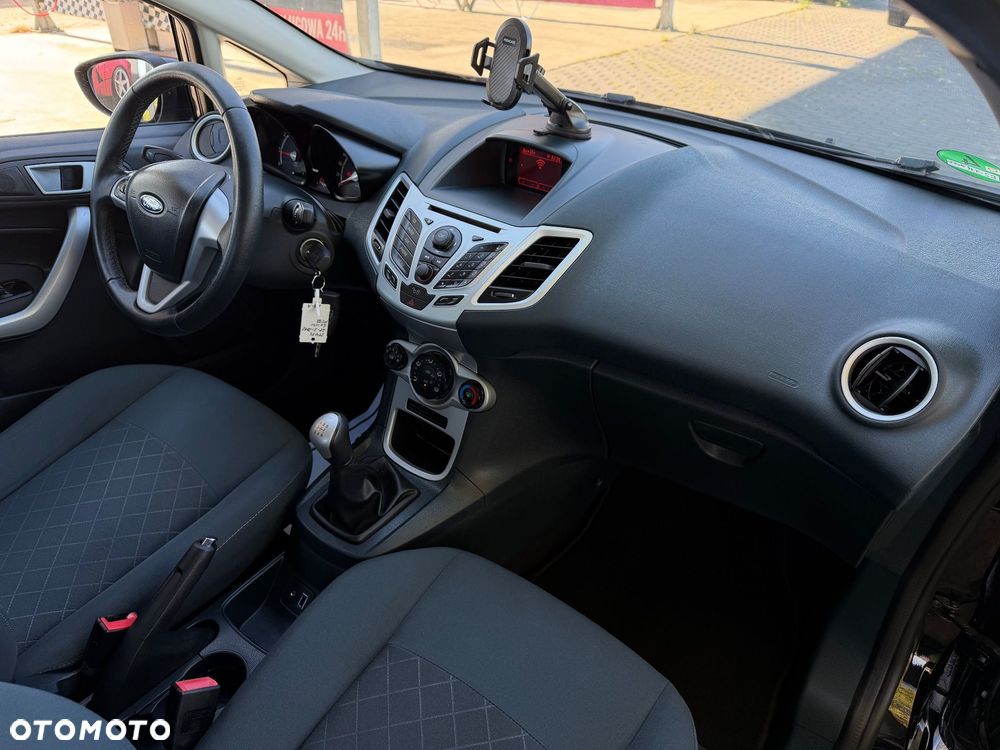 Ford Fiesta 1.25 Champions Edition - 27