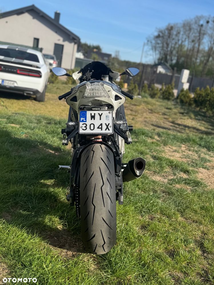 BMW S - 5