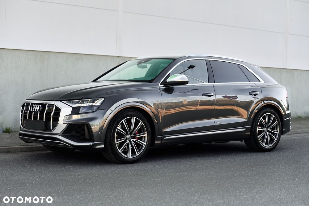 Audi SQ8 - 8
