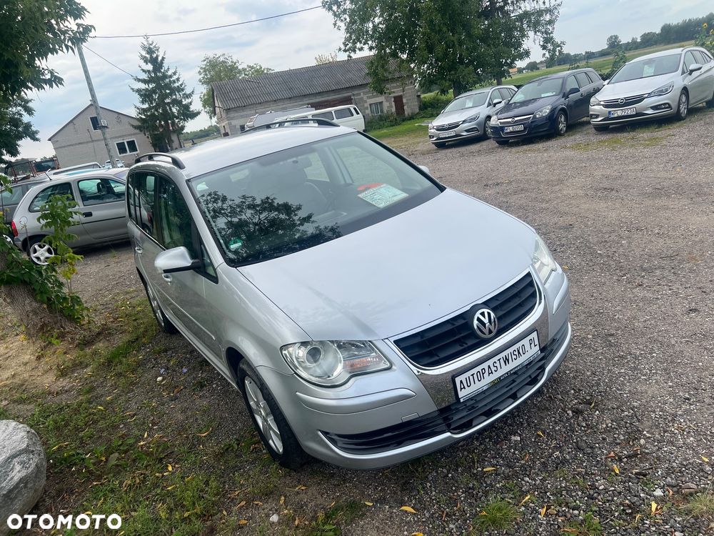 Volkswagen Touran - 14
