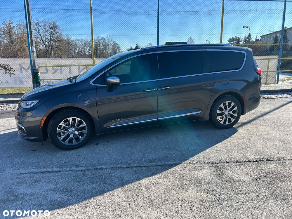 Chrysler Pacifica - 4