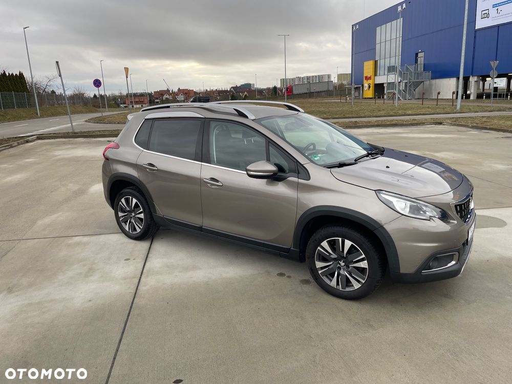 Peugeot 2008 1.2 Pure Tech Allure S&S - 6