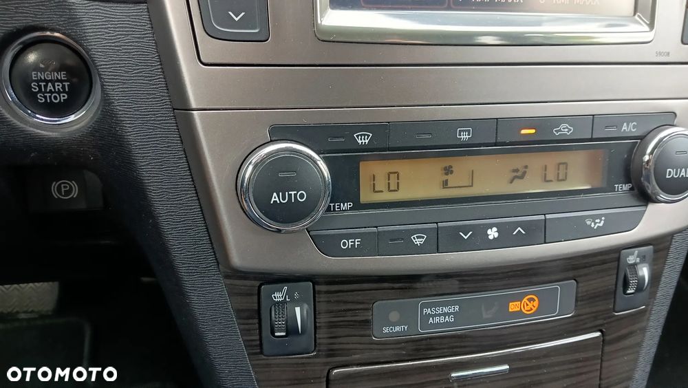 Toyota Avensis Touring Sports 1.8 Multidrive S Executive - 20