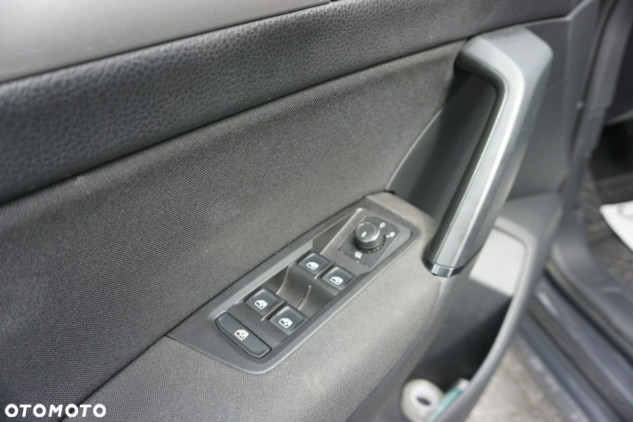 Volkswagen Touran - 9
